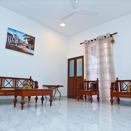 Thinaya Lake Resort Anuradhapura Bagian luar foto