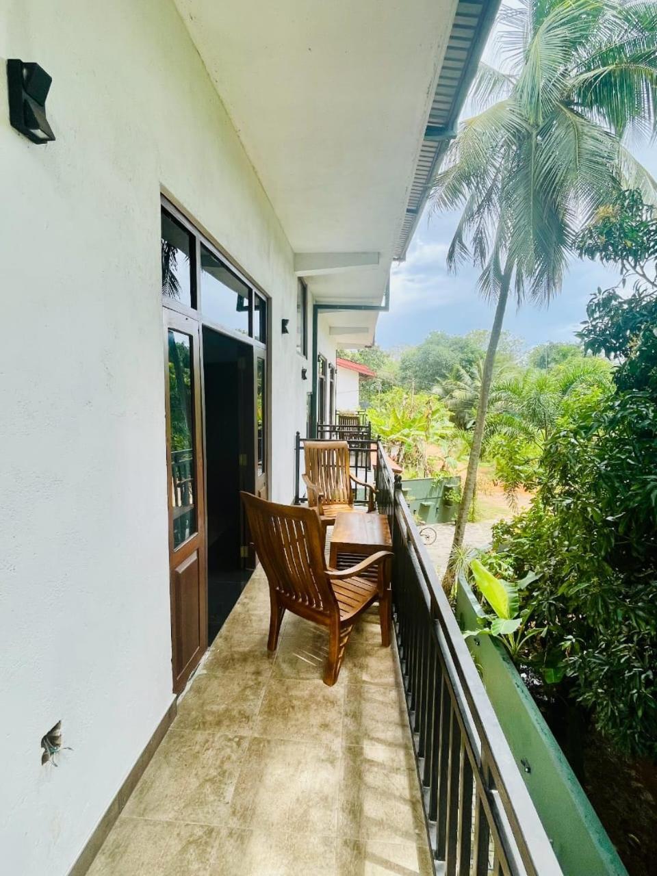 Thinaya Lake Resort Anuradhapura Bagian luar foto